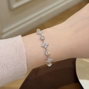 S925純銀法式四葉花玻璃仿珍珠閃鑽手鍊・白金色